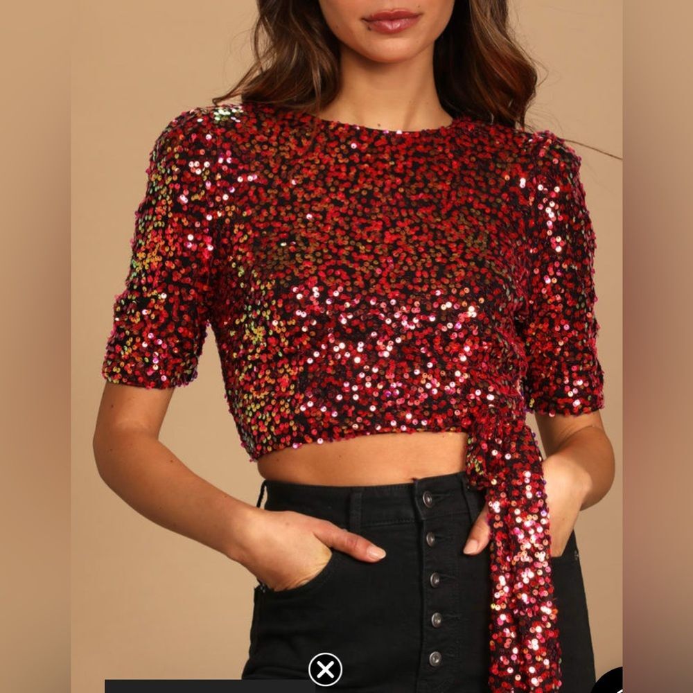 NWT Lulu’s Perfect Pose pink multi sequin crop top sz medium.